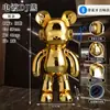 1 m Grande Ornamento de Chão Galvanizado Mochila de DJ Urso com Áudio Bluetooth ao Lado do Gabinete de TV da Sala Decoração de Villa