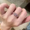 Anel Jardim Céu Estrelado Rosa com Pontos de Diamante, Anel de Luxo Leve Feminino Estilo Francês Nicho High-End Elegante Versátil para o Dedo Indicador