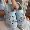Nuevas Flores para Zapatos de Verano DIY Zapatos con Agujeros de Suela Gruesa EVA Versátiles que Aumentan la Altura para Mujer Antideslizantes Duraderos Sandalias Cerradas para el Hogar