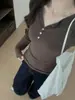 Camiseta gris-púrpura estilo coreano de cuello medio abierto y manga larga para mujer, camisa Henley de principios de otoño, corte ajustado, que realza la figura, capa interior, camiseta básica, top