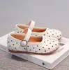 Sapatos rasos pretos de bico redondo estilo retrô com bolinhas para mulheres, novo estilo verão 2026, versáteis com saias, sapatos Mary Jane