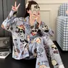 Nuevo cárdigan de doble longitud para mujer Otoño 2026 con cuello de solapa, pijama casual holgado con estampado de dibujos animados y anime, algodón nube