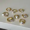 Anillo de Oro de Forma Especial con Perlas Barrocas de Lujo Ligero y Alta Gama para Mujer con Anillo de Moda Único y Exquisito