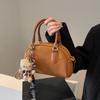 Bolsa Transversal de Design de Nicho Feminina 2025 Nova Texturizada Moderna Feminina Estilosa Portátil de Ombro Boston Acessórios Pendurados