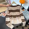 Suéter feminino transfronteiriço, tamanho plus size, tricô listrado color-block suave, macio e confortável, estiloso, modelador, suéter de puxar, top versátil