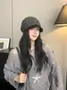 Chapéu gorro listrado retrô estiloso, novo modelo outono e inverno, unissex, aba larga, proteção solar, versátil, faz o rosto parecer menor, chapéu estilo boné
