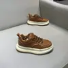 Mocasines Casuales Marrones de Suela Gruesa Retro Estilo Hong Kong Ins Zapatos con Plataforma que Aumentan la Altura para Adolescentes Zapatos Deportivos de Moda para Hombre