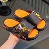 Pantuflas para Niños Niños Populares en Internet Verano 2025 Nuevas para Interiores Hogar Bebé Macho Baño Antideslizantes Pantuflas Uso Exterior