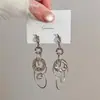 Pendientes de Borla Metálica Redondos Plegados Nudo Estilo Europeo y Americano Aguja de Plata Pendientes de Botón Versátiles Pendientes de Diseño de Nicho para Mujer