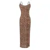 Vestido de tirantes de terciopelo con estampado de leopardo europeo y americano para mujer, estilo sexy de chica caliente de verano, ajuste ceñido, abertura alta, vestido largo bodycon