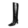 Novas Botas Longas de Bico Quadrado para Mulheres, Outono e Inverno 2025, Botas de Cano Alto com Salto Irregular, Botas de Montaria de Cano Largo