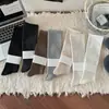 Meias para Panturrilha de Algodão Puro com Microcompressão, Novo Estilo Outono/Inverno para Mulheres, Antiderrapantes, Antirrolamento, Meias da Moda que Valorizam as Pernas Femininas, Atacado de Meias para Panturrilha