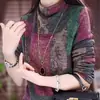Camiseta de manga larga versátil de otoño e invierno con estampado de letras y cuello semi-alto para mujer, top básico con un toque de alta gama para mujeres de mediana edad