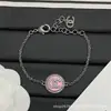 Pulseira Xiangjia Modelo Novo Transfronteiriço com Logo Duplo C e Texto, Outros Estilos Disponíveis, Fotos Disponíveis para Visualização, Atacado