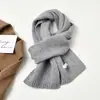 Cachecol Pequeno de Lã Pura de Alta Qualidade Estilo Coreano Versátil para Mulheres Outono e Inverno Macio Waxy Tricotado Proteção para o Pescoço 2024 Novo Cachecol da Moda