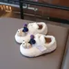 Zapatos de Algodón para Niños 2025 Nuevas Llegadas de Invierno Niñas Lindos Dibujos Animados Gorros de Lana de Cordero Zapatos Peludos Cálidos para Niños Medianos y Grandes