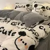 Juego de tres piezas de terciopelo de leche para dormitorio estudiantil, funda de edredón de forro polar de doble cara para otoño e invierno, juego de cuatro piezas cálido y engrosado de forro polar de coral
