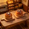 Brinquedo de Comida em Miniatura Simulada Saco de Pão com Água Alcalina Baguete Europeia Creme de Confeitar Acessórios DIY Boneca de Bolo Casa de Bonecas Decoração de Mesa