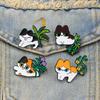 Broche Pete Cat Simples de Nicho Europeu e Americano Broche de Inseto de Liga Japonesa e Coreana Broche de Abelha Dourada Broche Artesanal Corsage
