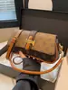Textura de Alta Gama, Moderno, Versátil, Bolso Pequeño de Nicho para Mujer, Nuevo 2025 de Aspecto Caro, Lujo Ligero, Bolso Cruzado Retro