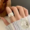Anillo de fuegos artificiales elegante y exquisito para mujer, lujo ligero, moderno, único, anillo abierto versátil, borde ancho, anillo de moda para el dedo índice de celebridad de internet