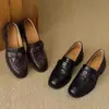 Mocasines Retro de Cuero Suave con Camelia para Mujer, Novedad Otoño 2026 Estilo Británico Elegantes Zapatos sin Cordones