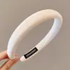 Pinza para el pelo de malla versátil y linda para mujer para uso diario, un accesorio suave y sofisticado que hace que el rostro parezca más pequeño y sujeta el cabello en su lugar