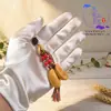 Colgante Sagrado Cáliz Tallado en Sándalo Dorado para Cadena de Teléfono Móvil, Llavero, Decoración de Bolsa, Adorno Artesanal de Madera