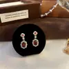 Novos Brincos Vermelho Romã Retrô, Estilo Francês Delicado, Brincos Suaves, Brincos Versáteis de Nicho para Mulheres