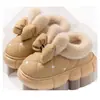 Botas Novas de Inverno Sapatos de Algodão de Cano Alto com Laço para Casa Indoor Feminino Sola Grossa Antiderrapante Impermeável Sapatos de Sacola para Exterior com Salto