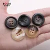Botones de fantasía personalizados con logo láser para abrigos, pantalones de traje, prendas de abrigo con botones redondos de resina de cuatro agujeros estampados