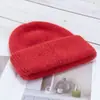 Nuevo Gorro de Punto de Pelo de Conejo 2026 en Rojo Rosa para Otoño e Invierno, Gorro de Lana para Mujer, Venta al por Mayor de Fábrica en Stock