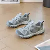 Novos sapatos de malha respirável para o outono, estilo "dad shoes", com cadarços, bico redondo, ultraleves, sola grossa, sapatos versáteis para mulheres, sapatos esportivos casuais da moda