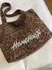Nuevo Bolso Tote de Moda Otoño/Invierno Estampado de Leopardo Retro Bordado de Letras Gran Capacidad para Viajes Diarios Casual Bolso de Mano al Hombro