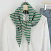 Nuevo chal triangular de lana cálido y suave para principios de otoño, se puede usar como pañuelo para la cabeza, delantal o capucha, chal coreano a rayas para el aire acondicionado