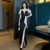 Vestido de noite com alça de camélia preta para mulheres, luxo leve, mangas bufantes, fenda, vestido longo para anfitriã de banquete