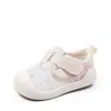 Nuevos zapatos casuales de malla transpirable para bebé en verano, para niños y niñas de 0 a 2 años, suelas de goma suave para bebé, antideslizantes, zapatos para gatear