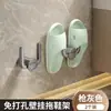 Prateleira de chinelos de banheiro sem furos para pendurar no vaso sanitário rack de armazenamento de sapatos gancho de parede para vaso sanitário artefato atrás da porta
