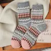 Meias de Lã Fair Isle Outono e Inverno para Mulheres, Meias Grossas Quentes de Cano Médio, Meias Largas, Meias Grossas Cor de Café Retro, Meias Longas