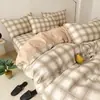 Conjunto de cama puro algodão de quatro peças, 100% algodão lavado, roupa de cama xadrez simples para dormitório estudantil, conjunto de lençol e capa de edredom de três peças 4