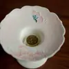 Quemador de Incienso Redondo Pequeño de Cerámica Hecho a Mano Miyan para Uso Doméstico, Diseño de Peonía Pintado a Mano Pura, Base Exquisita para Quemador de Incienso, Accesorio para Incienso