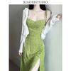 Vestido de Verão 2026 Feminino Verde com Estampa Floral Lírio-do-Vale, Estilo Francês, Cintura Marcada, para Férias na Praia, Alça Fina