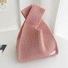 Bolso de Mano Tejido de Malla Hueca Versátil para Primavera y Verano Gran Capacidad Color Sólido Bolso de Muñeca Bolso Organizador para Teléfono Móvil y Cosméticos para Mujer
