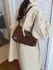 Bolsa de Axila de Couro Fosco com Textura Retrô Bolsa Transversal Bolsa Feminina Mais Vendida Moda Simples Bolsa Meia-Lua Bolsa de Ombro Versátil