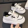 Zapatos Casuales de Lona para Niñas 2026 Primavera/Otoño Nuevos Kuromi Morado Blanco Velcro Suela Suave Transpirables Antideslizantes Zapatos Blancos Pequeños