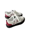Tênis Estrela para Mulheres 2026 Novos Sapatos Versáteis de Nicho para Primavera e Outono Malha Respirável Esportivos Sola Grossa Sapatos Brancos