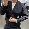 Nuevo Cárdigan Chaqueta de Punto de Cuello V de un Solo Botón Estilo Coreano para Hombre, Temporada Primavera/Otoño, Diseño de Sarga a la Moda, Chaqueta Única y Moderna