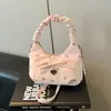 Bolsa plissada com estampa floral e laço, um estilo doce e jovial, versátil para o dia a dia, uma bolsa de ombro moderna e casual, e uma bolsa transversal chique