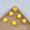 Trébol de Cuatro Hojas Cuentas de Cerámica Pétalos Pequeños Pulsera DIY Collar Pendientes Cuentas para Manualidades Flores de Cuatro Pétalos Accesorios de Joyería Yiwu