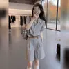 Camisa de Linho de Manga Curta para Mulheres, Design de Verão, Estilo Nicho para o Dia a Dia, Camisa Casual Solta, Top Elegante, Conjunto de Shorts
